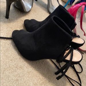 Just fab tie up peep toe pump